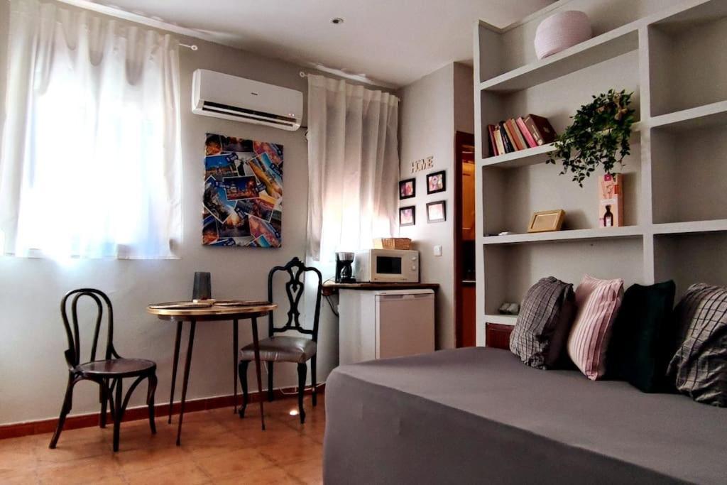Estudio Lavapiés cerca de Antón Martín Madrid Exterior foto