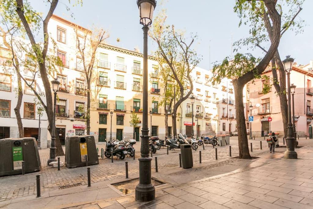 Estudio Lavapiés cerca de Antón Martín Madrid Exterior foto